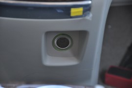2011款一汽马自达Mazda8