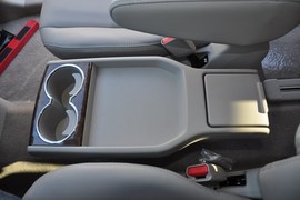 2011款一汽马自达Mazda8