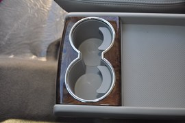 2011款一汽马自达Mazda8