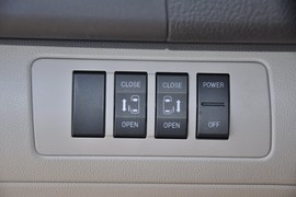 2011款一汽马自达Mazda8