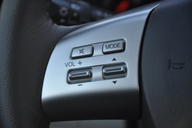 2011款一汽马自达Mazda8