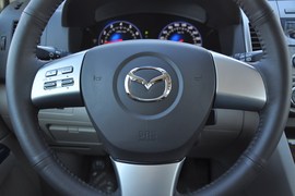 2011款一汽马自达Mazda8