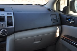 2011款一汽马自达Mazda8