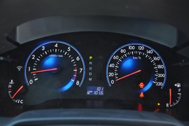 2011款一汽马自达Mazda8