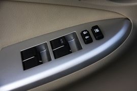 2011款一汽丰田卡罗拉1.8L