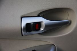 2011款一汽丰田卡罗拉1.8L