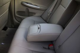 2011款一汽丰田卡罗拉1.8L