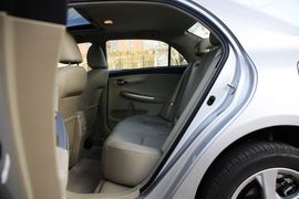 2011款一汽丰田卡罗拉1.8L