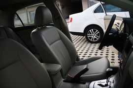 2011款一汽丰田卡罗拉1.8L