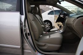 2011款一汽丰田卡罗拉1.8L
