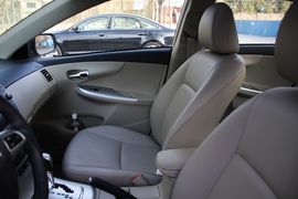2011款一汽丰田卡罗拉1.8L