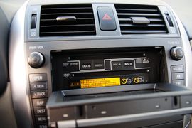 2011款一汽丰田卡罗拉1.8L