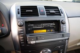 2011款一汽丰田卡罗拉1.8L