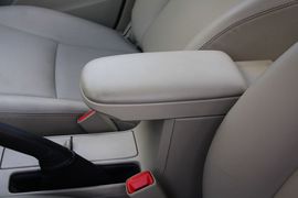 2011款一汽丰田卡罗拉1.8L