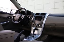 2011款一汽丰田卡罗拉1.8L