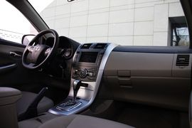 2011款一汽丰田卡罗拉1.8L