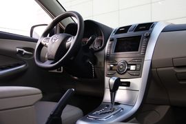 2011款一汽丰田卡罗拉1.8L