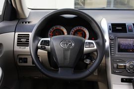 2011款一汽丰田卡罗拉1.8L