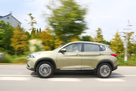 2016款奇瑞瑞虎7试驾