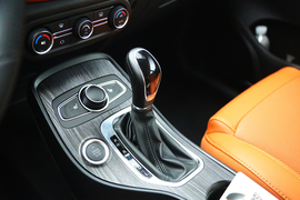 2016款奇瑞瑞虎7试驾