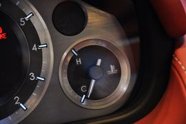 2011款阿斯顿马丁DB9敞篷版