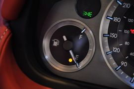 2011款阿斯顿马丁DB9敞篷版