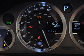 2011款阿斯顿马丁DB9敞篷版