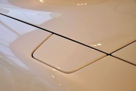 2011款阿斯顿马丁DB9敞篷版