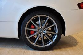 2011款阿斯顿马丁DB9敞篷版