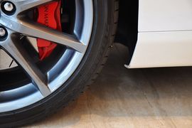 2011款阿斯顿马丁DB9敞篷版