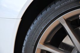 2011款阿斯顿马丁DB9敞篷版