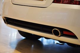 2011款阿斯顿马丁DB9敞篷版