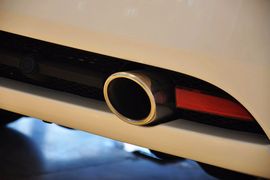 2011款阿斯顿马丁DB9敞篷版