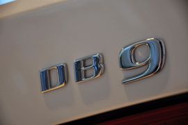 2011款阿斯顿马丁DB9敞篷版