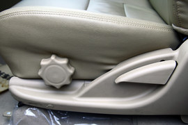 2011款江铃驭胜2.4L豪华版云南试驾实拍