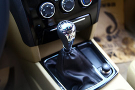 2011款江铃驭胜2.4L豪华版云南试驾实拍