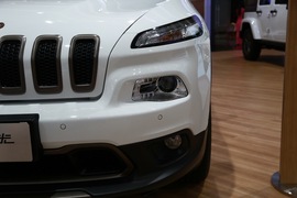 JEEP自由光75周年成都车展实拍