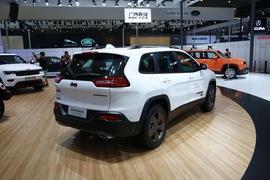 JEEP自由光75周年成都车展实拍