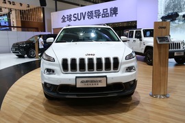 JEEP自由光75周年成都车展实拍
