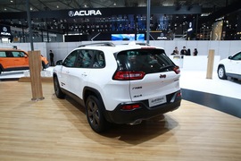 JEEP自由光75周年成都车展实拍