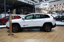 JEEP自由光75周年成都车展实拍