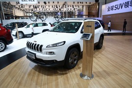 JEEP自由光75周年成都车展实拍