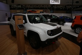   Jeep自由侠75周年 成都车展实拍