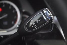 2011款奔驰E300L时尚型尊贵版