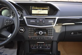 2011款奔驰E300L时尚型尊贵版