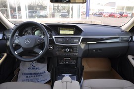 2011款奔驰E300L时尚型尊贵版