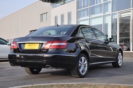 2011款奔驰E300L时尚型尊贵版