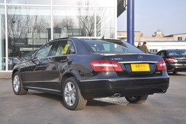 2011款奔驰E300L时尚型尊贵版
