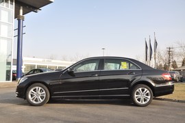 2011款奔驰E300L时尚型尊贵版