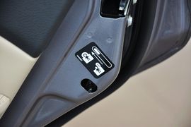 2011款别克凯越1.6LX-AT